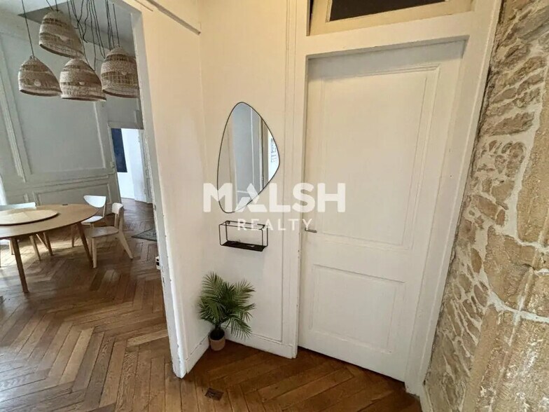 Office in Lyon for lease - Interior Photo - Image 2 of 7