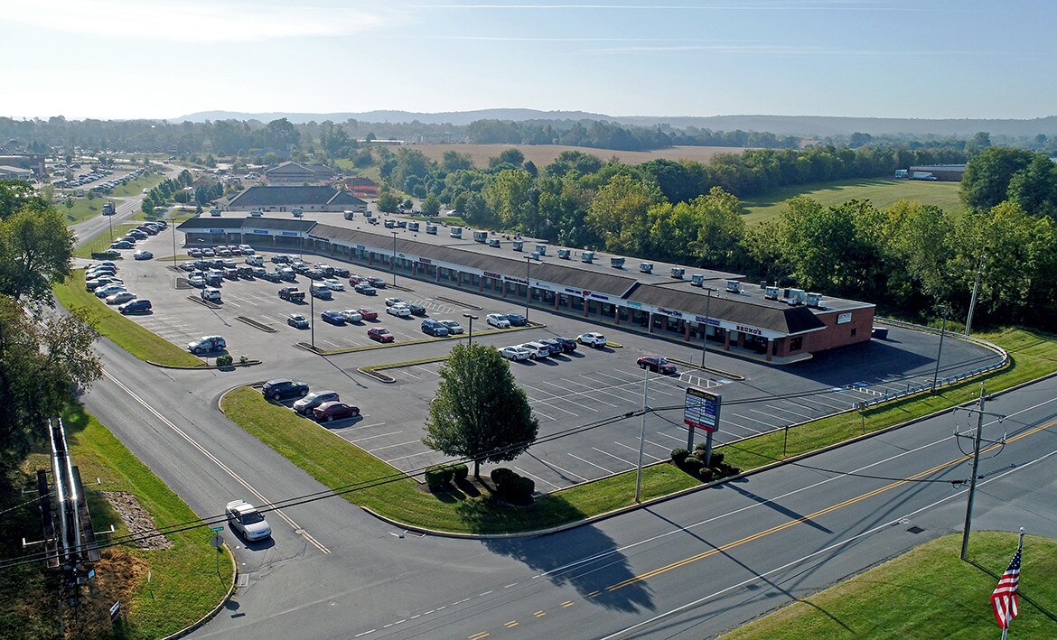 950990 Isabel, Lebanon, PA 17042 Quentin Circle Shopping Center