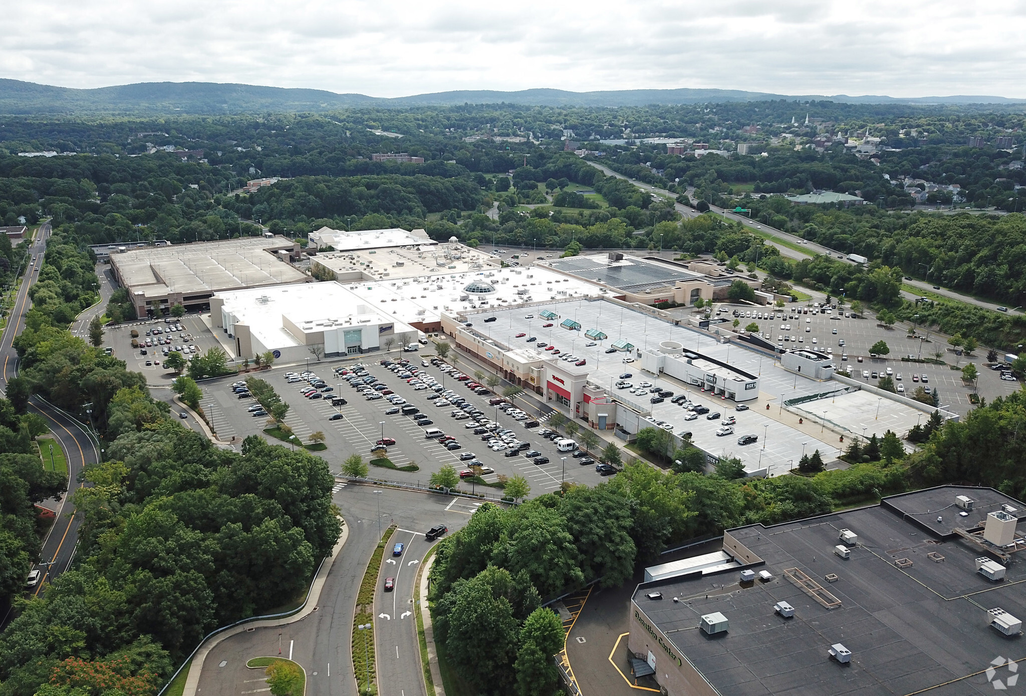 470-472 Lewis Ave, Meriden, CT 06451 - Meriden Mall | LoopNet