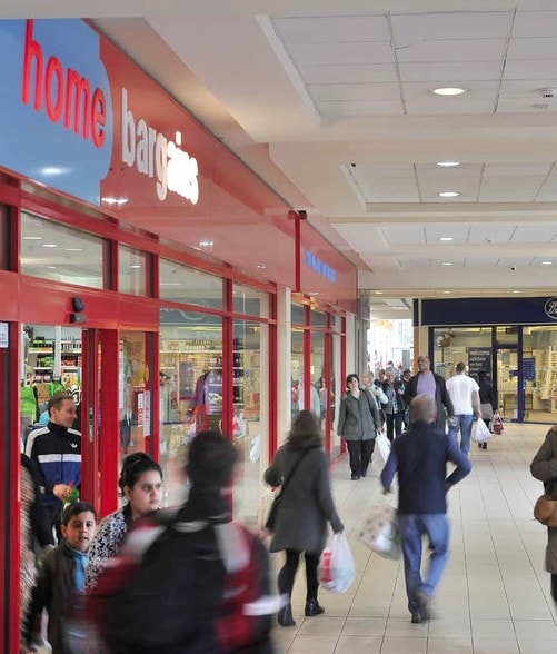 Burton Pl, Burton On Trent for lease - Interior Photo - Image 3 of 7