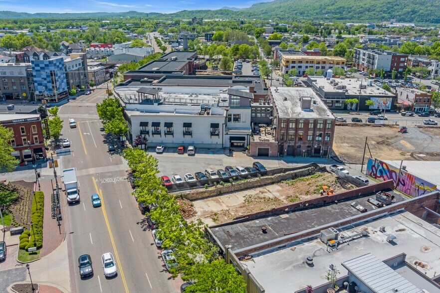 1445 Market St, Chattanooga, TN for sale - Building Photo - Image 2 of 9