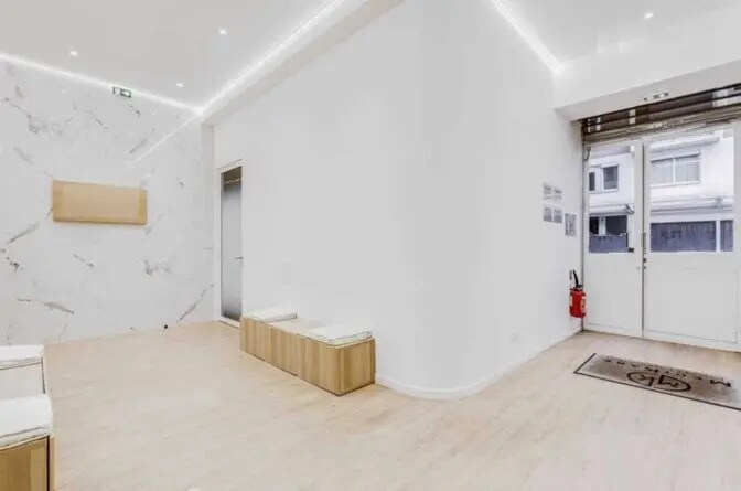 Office in Paris for sale Interior Photo- Image 1 of 8