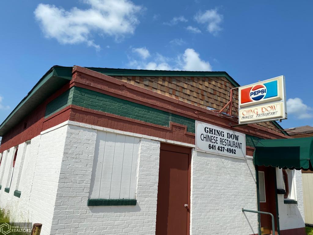 217 E State St, Centerville, IA 52544