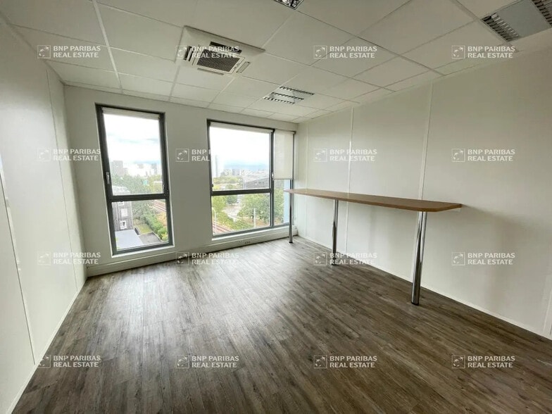 Office in Nantes for lease - Interior Photo - Image 3 of 8