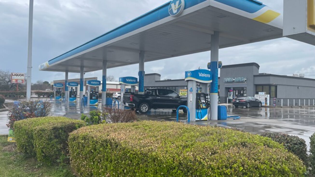 10951 W Fairmont Pky, La Porte, TX for sale Building Photo- Image 1 of 1