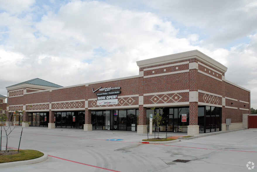 24140-24150 Northwest Fwy, Cypress, TX for lease - Building Photo - Image 3 of 6