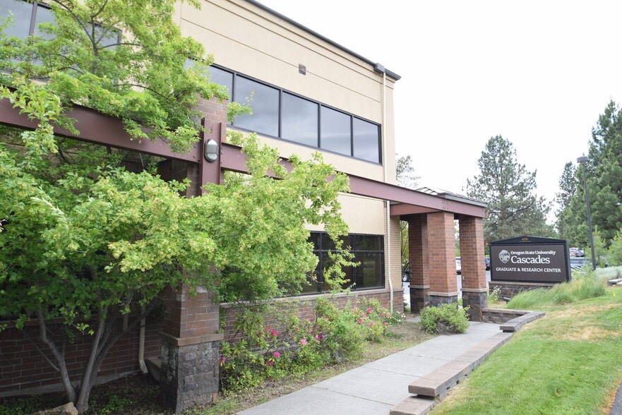 650 SW Columbia St, Bend, OR for sale - Building Photo - Image 2 of 25