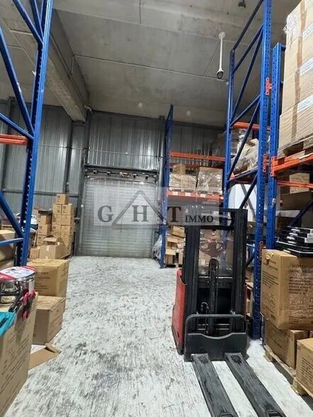 Industrial in Pantin for lease - Interior Photo - Image 3 of 4