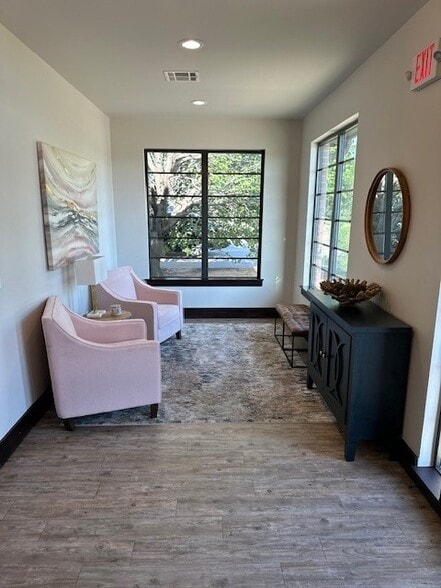 2216 NW 164th, Edmond, OK for lease - Interior Photo - Image 3 of 10