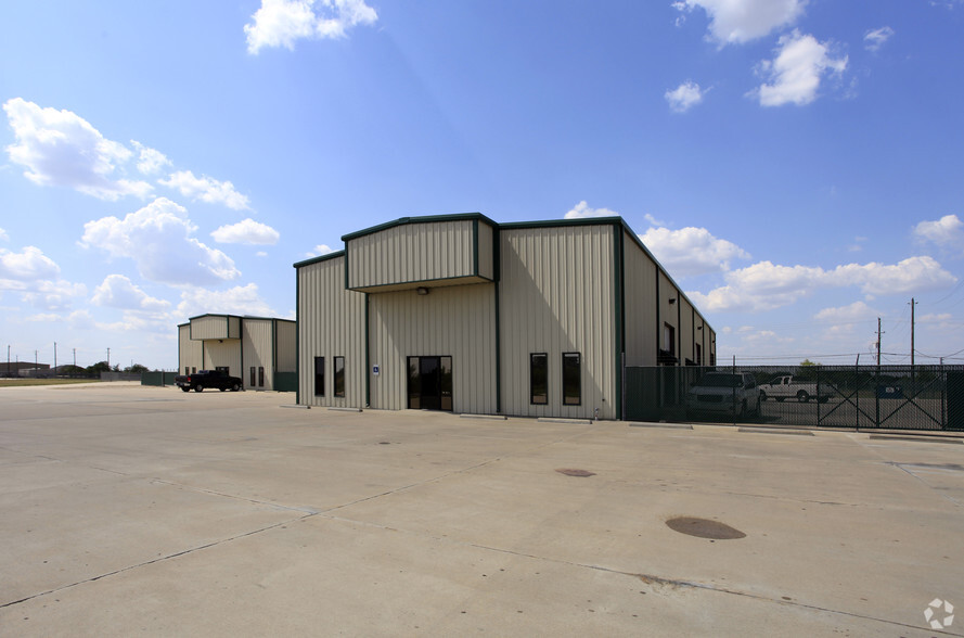 211 Randon Dyer Rd, Rosenberg, TX for lease - Building Photo - Image 2 of 2