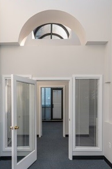 1782 Columbia Rd NW, Washington, DC for lease - Interior Photo - Image 3 of 8