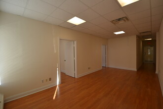 550 Sylvan Ave, Englewood Cliffs, NJ for lease Interior Photo- Image 2 of 5