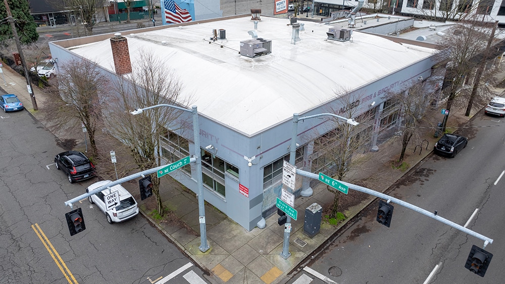 530 NE Couch St, Portland, OR for lease Building Photo- Image 1 of 33