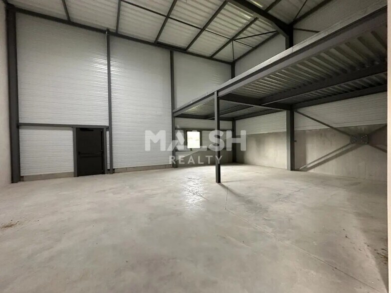 Flex in Saint-Étienne-la-Varenne for sale - Building Photo - Image 2 of 16