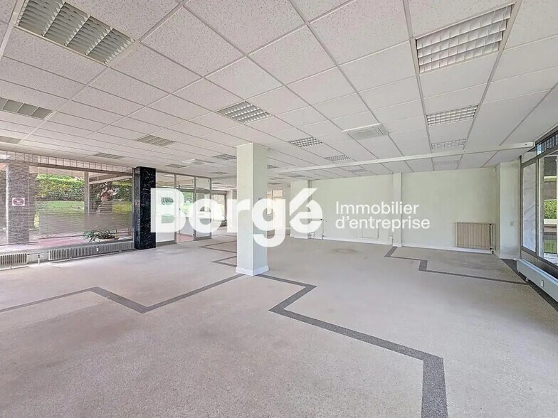 Office in Cannes for sale - Building Photo - Image 3 of 17