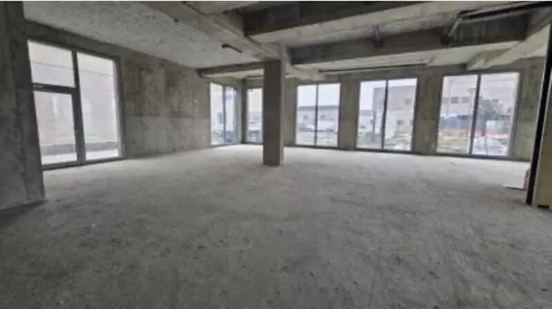 Retail in Bagnolet for sale - Interior Photo - Image 1 of 2