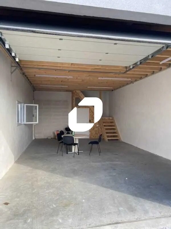 Industrial in Izon for lease Building Photo- Image 1 of 3