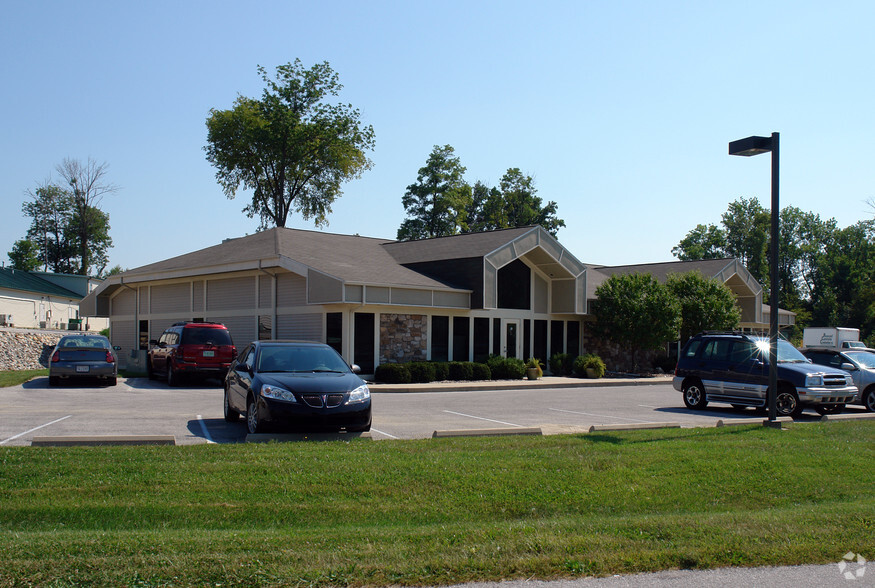 312 E Dupont Rd, Fort Wayne, IN for sale - Primary Photo - Image 1 of 1