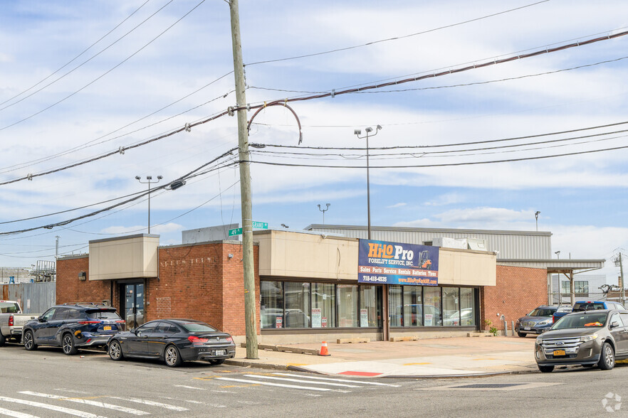 4901 Grand Ave, Maspeth, NY for sale - Primary Photo - Image 1 of 1