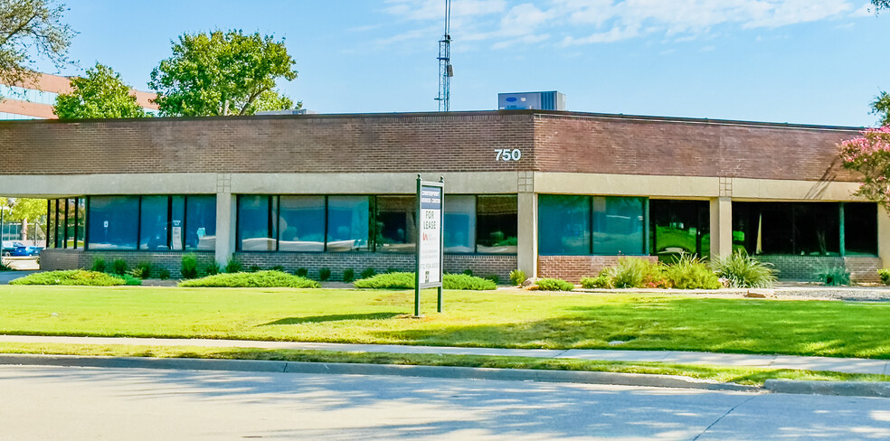 700 International Pky, Richardson, TX for lease - Building Photo - Image 1 of 2