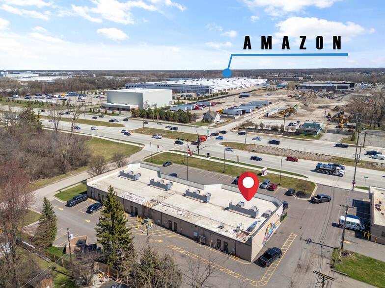 33131-33289 Mound Rd, Sterling Heights, MI for lease - Building Photo - Image 2 of 11