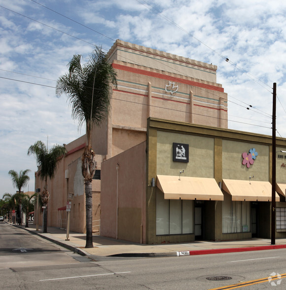 16517 Bellflower Blvd, Bellflower, CA for sale - Building Photo - Image 3 of 20