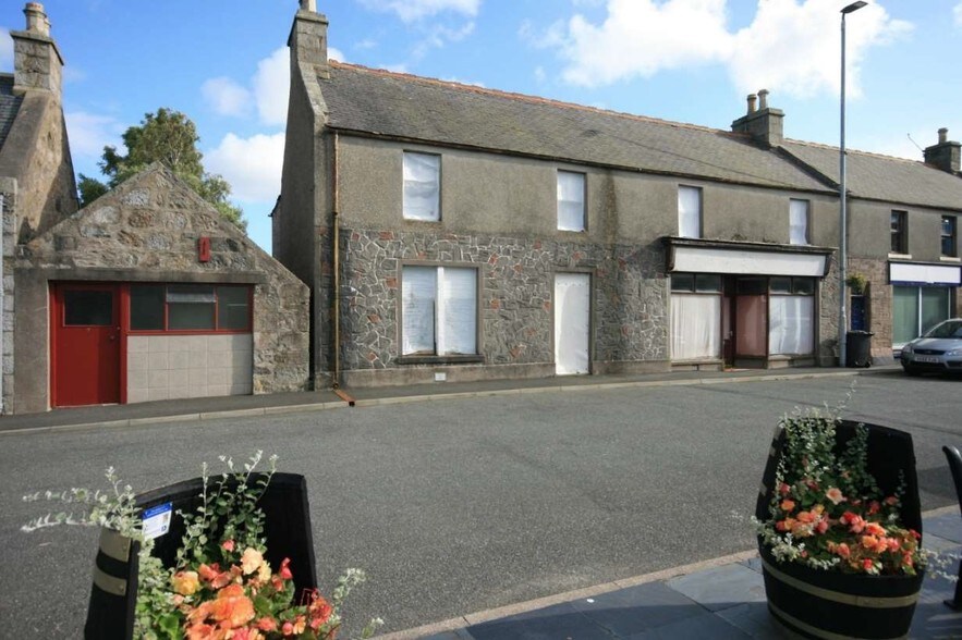 The Square Aberchirder, Huntly for sale - Primary Photo - Image 1 of 1