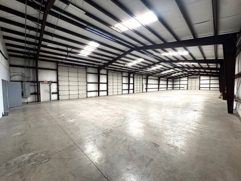 1910 Sugar Sweet Ave, Weslaco, TX for lease - Building Photo - Image 2 of 3