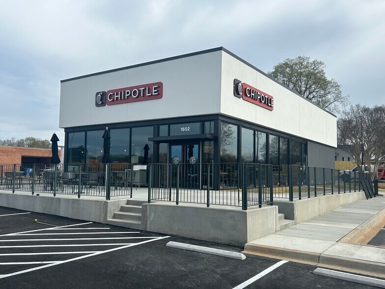 1602 W Floyd Baker Blvd, Gaffney, SC for sale - Building Photo - Image 1 of 1