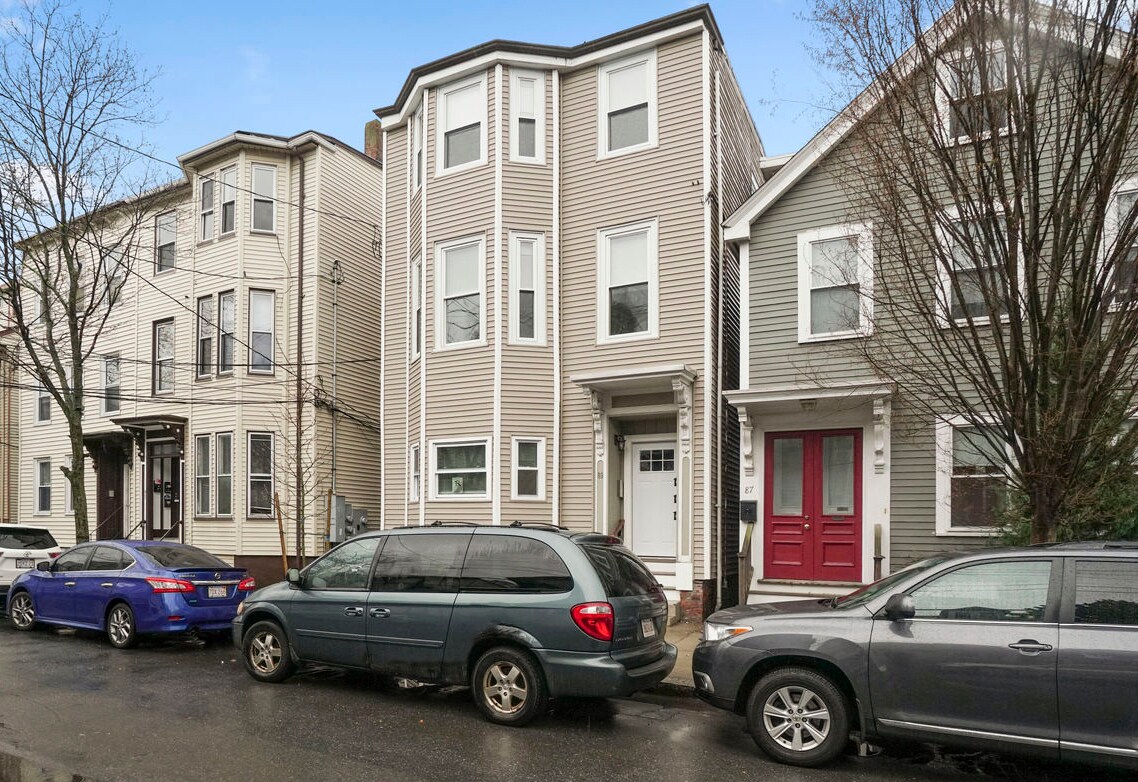 89 Princeton St, Boston, MA 02128