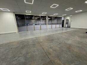 Flex in Saint-Ouen-l'Aumône for lease Interior Photo- Image 1 of 10