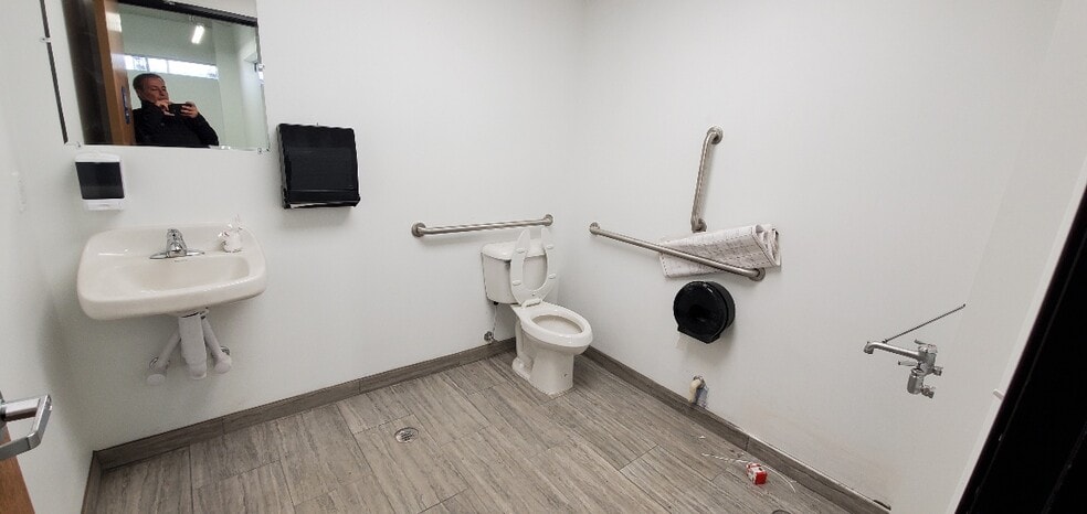 20930 Meyers Rd, Oak Park, MI for sale - Building Photo - Image 3 of 12