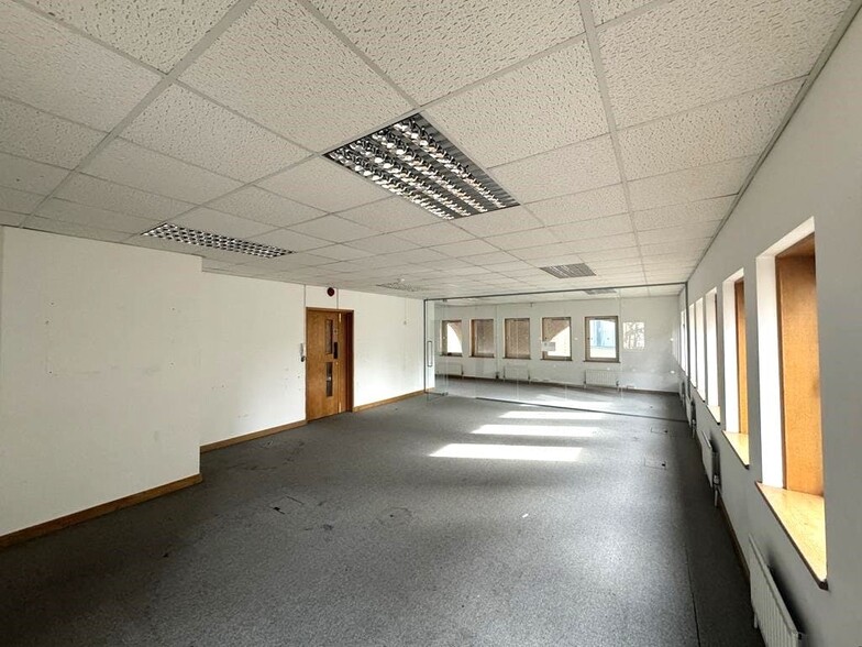 Swan St, Isleworth for lease - Building Photo - Image 2 of 13