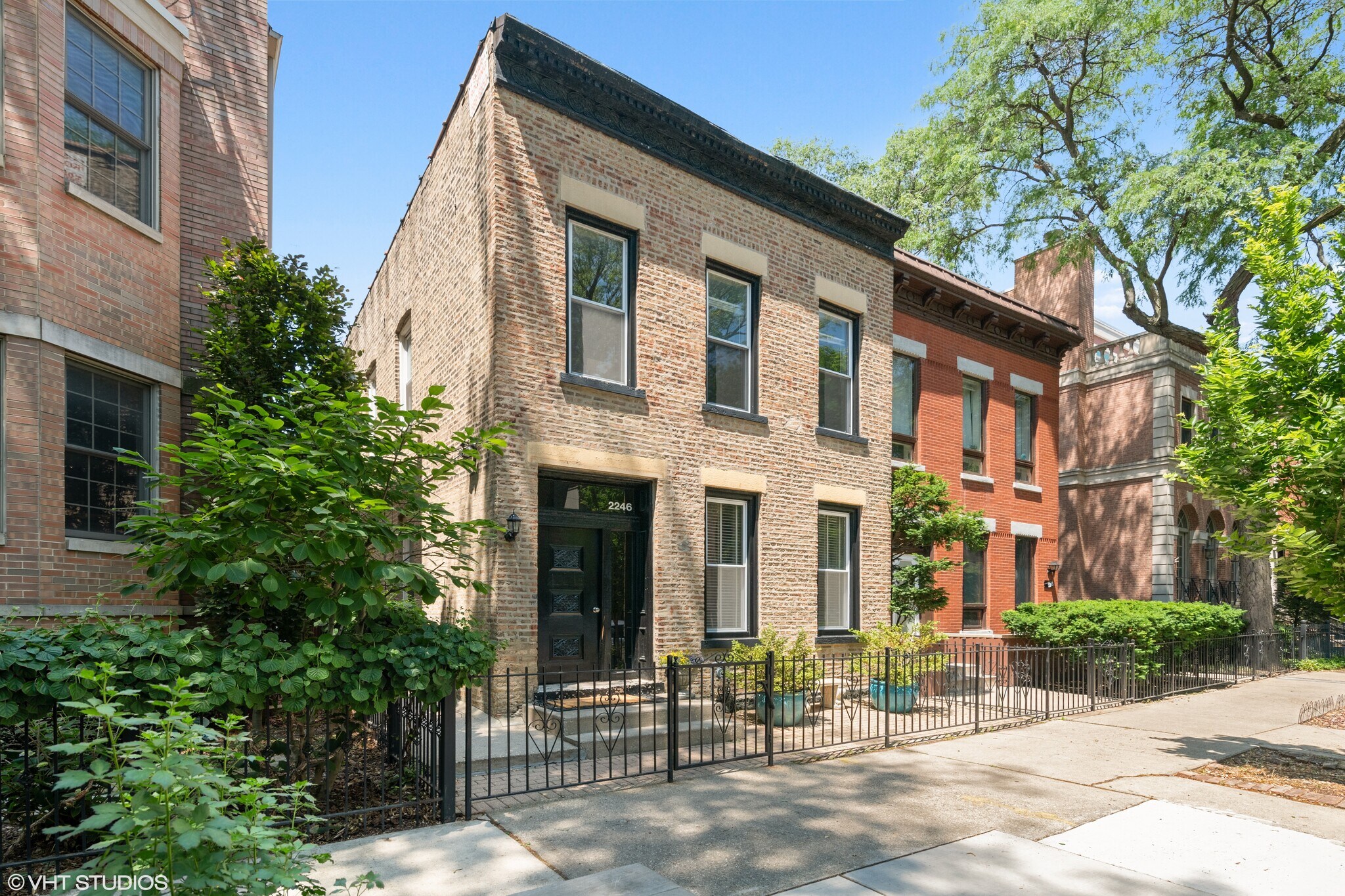 2246 N Magnolia Ave, Chicago, IL for sale Primary Photo- Image 1 of 1