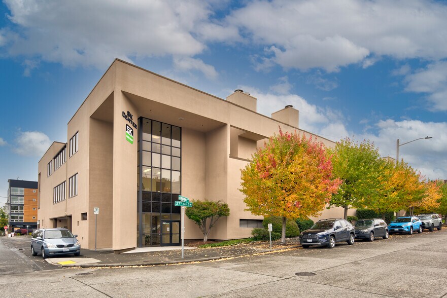 4600 37th Ave SW, Seattle, WA for sale - Building Photo - Image 1 of 1