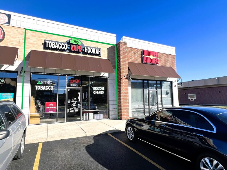 9390-9398 W Ballard Rd, Des Plaines, IL for lease - Building Photo - Image 1 of 5