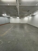 12715 Miller Rd NE, Bainbridge Island, WA for lease Interior Photo- Image 1 of 6