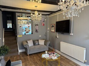 53 Worcester Rd, Bromsgrove for lease Interior Photo- Image 1 of 1