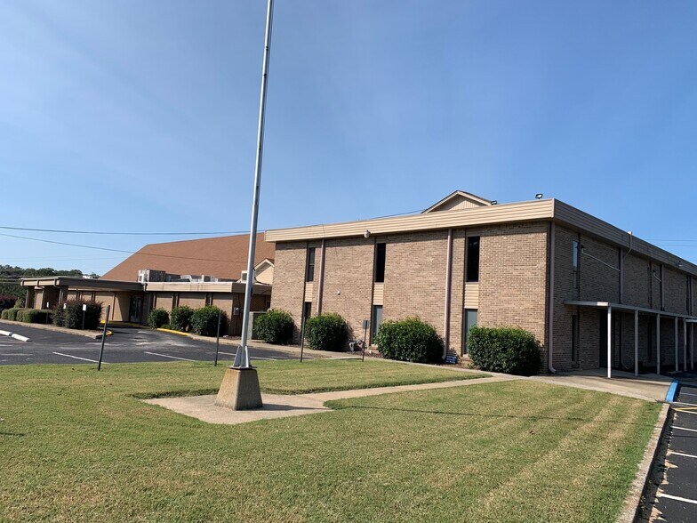 1351 Royalty Dr, Alabaster, AL for sale - Building Photo - Image 1 of 1