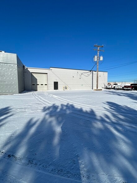 1251 Rochester Rd, Troy, MI for lease - Building Photo - Image 3 of 6