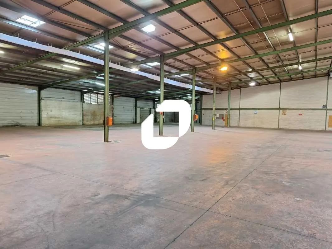 Industrial in Podensac for lease Building Photo- Image 1 of 8