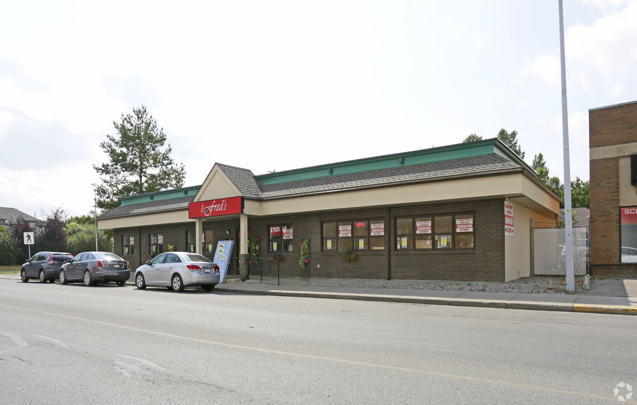 35 3rd Ave SE, High River, AB for sale Primary Photo- Image 1 of 1