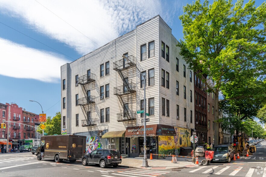 381-383 Metropolitan Ave, Brooklyn, NY for lease - Building Photo - Image 3 of 6