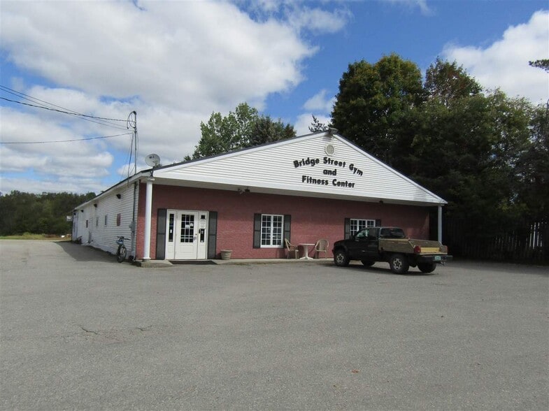 38 Bridge St, Colebrook, NH for sale - Primary Photo - Image 1 of 1