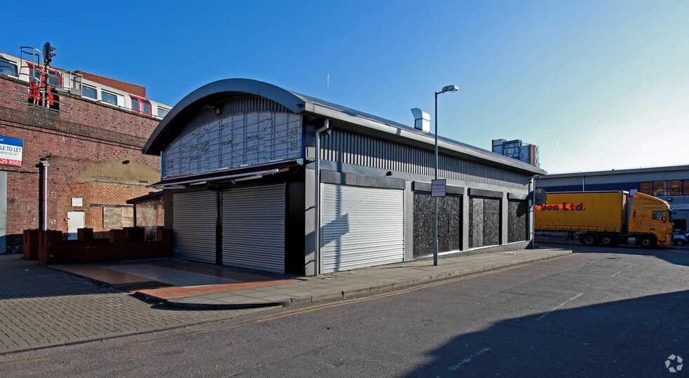 Rosemount Rd, Wembley for lease - Primary Photo - Image 1 of 1