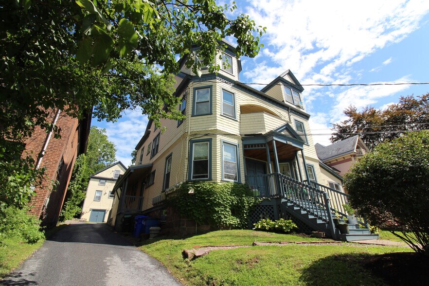 250 S Union St, Burlington, VT 05401