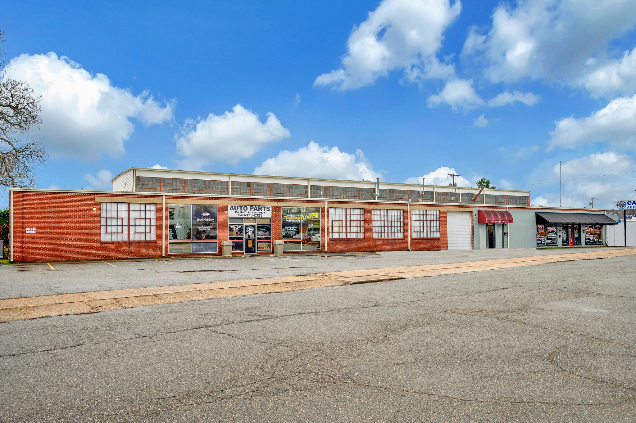 400-410 Amaret St, Fredericksburg, VA for lease Building Photo- Image 1 of 7