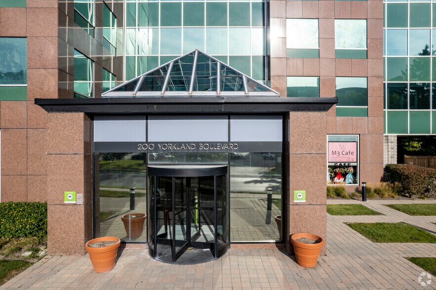 200 Yorkland Blvd, Toronto, ON for lease - Building Photo - Image 2 of 4