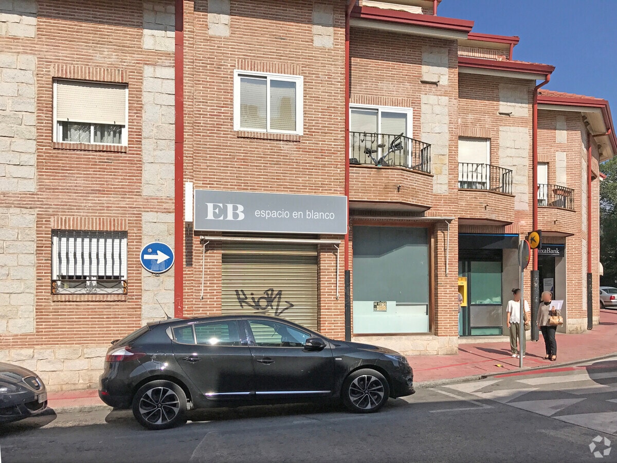 Plaza de Francisco Rabal, 1, Alpedrete, MAD 28430 - Unit Puerta 06, Esc. 7 - - Interior Photo - Image 2 of 3