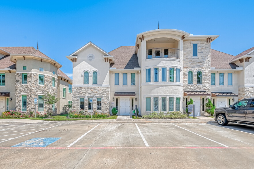 6544 Greatwood Pky, Sugar Land, TX 77479